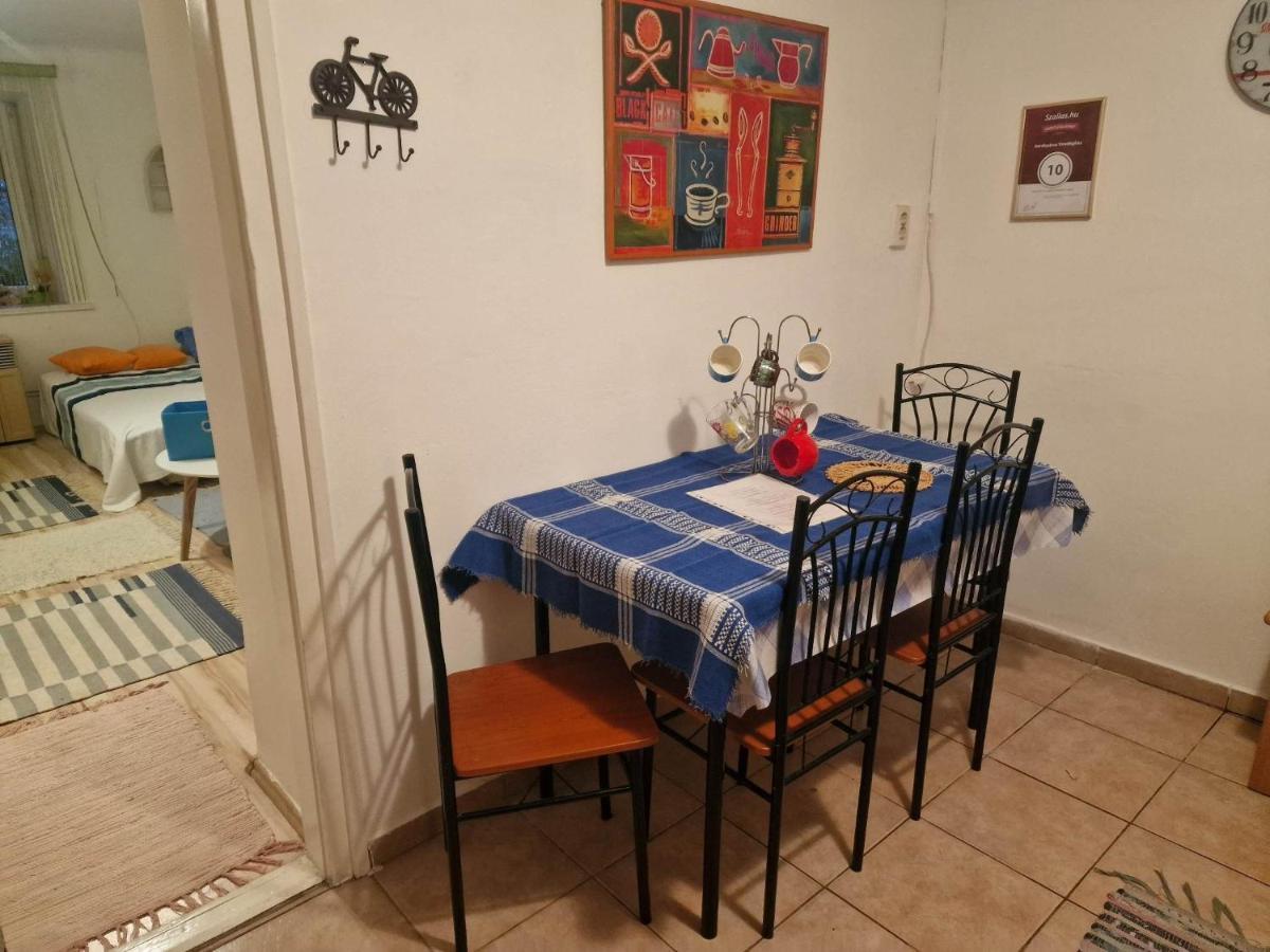 ApostagKerekparos Es Zarandok Vendeghaz别墅 外观 照片